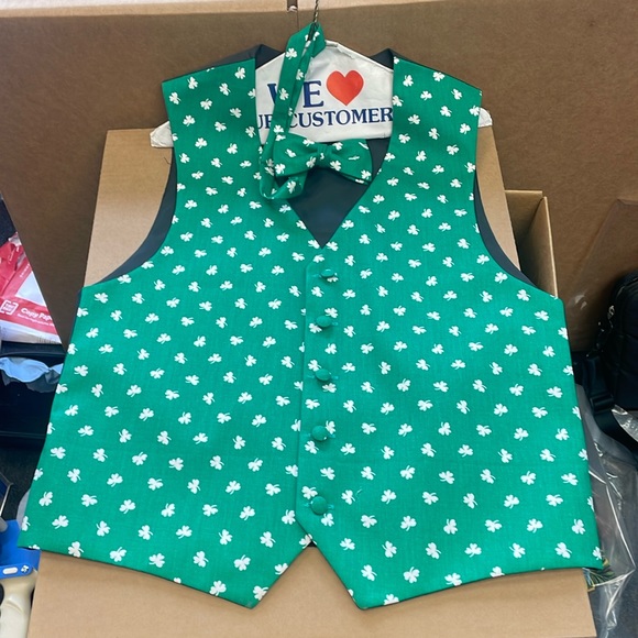 COPY - Shamrocks Vest and Bow Tie Size Medium New